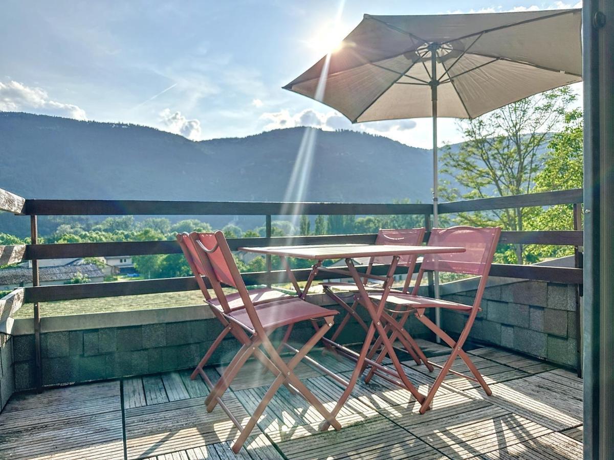 Charmant Appartement Avec Terrasse Parking Ispagnac Exterior foto